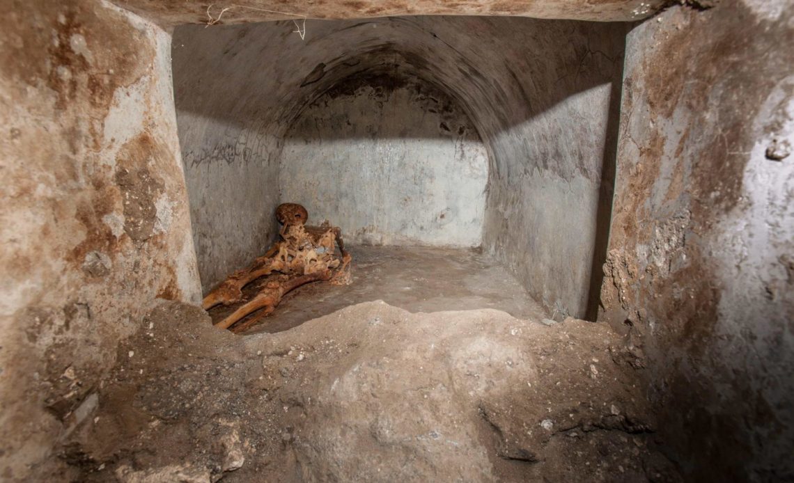 Hallan Una Tumba Con Un Cuerpo Momificado En Pompeya El Misterio De
