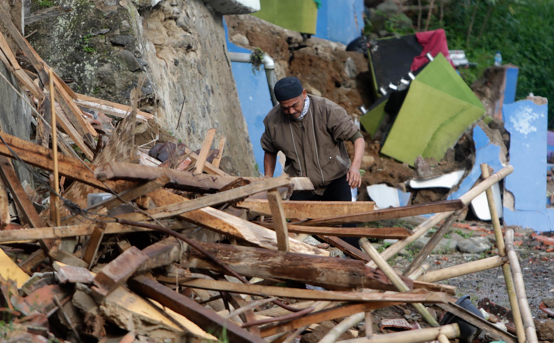 Indonesia Cifra En Los Muertos Tras El Terremoto De Magnitud