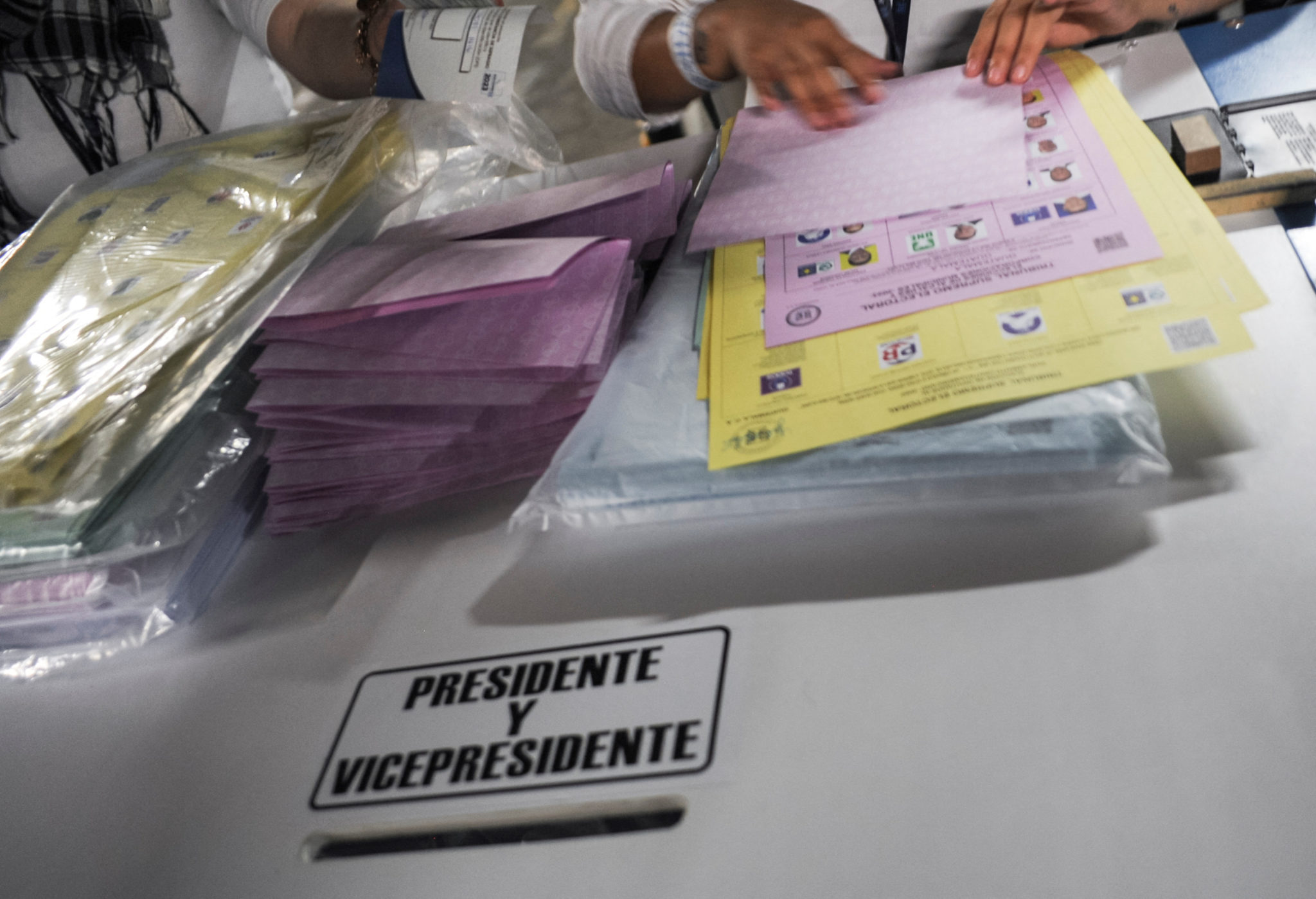 Elecciones en Guatemala Cierran centros de votación y empiezan proceso