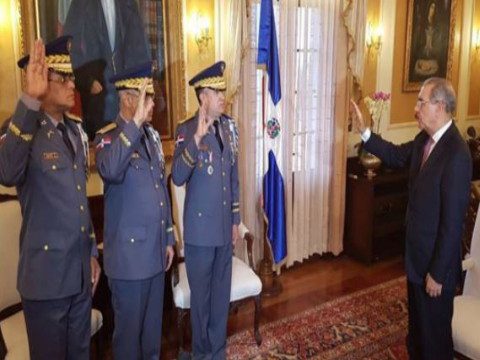 Juramentan nuevo director y sub-director de la PN; nombran asesor policial del Poder ejecutivo