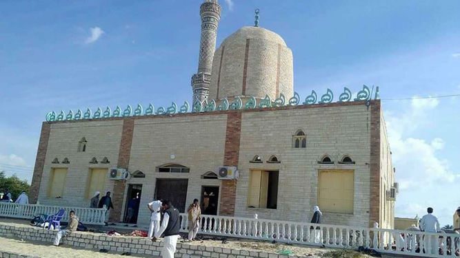 Al menos 235 muertos en ataque contra una mezquita en Egipto