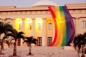 Ministro de Cultura investiga colocación de bandera LGBT en Palacio de Bellas Artes