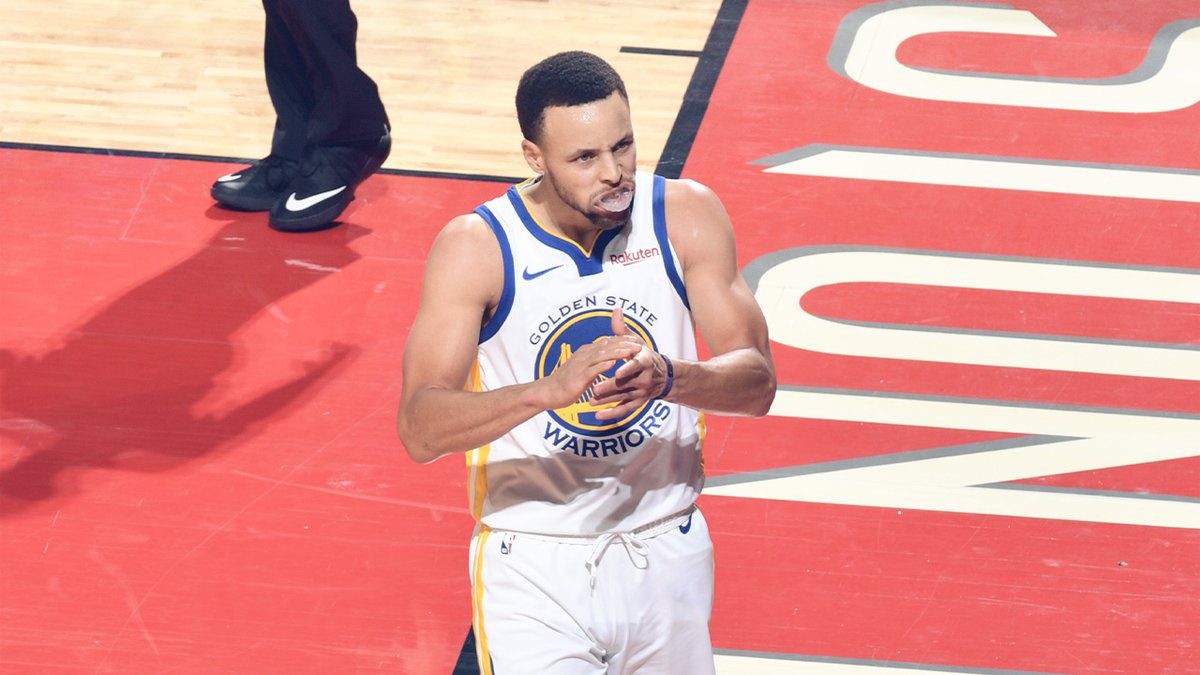 Stephen Curry ha inscrito su nombre en los libros de récords, como el rey de los triples en la NBA