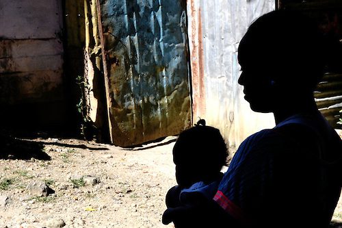 En la pobreza extrema viven familiares de niños muertos