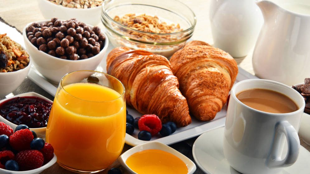 los-alimentos-que-debes-desayunar-y-los-que-has-de-evitar-a-toda-costa.jpg