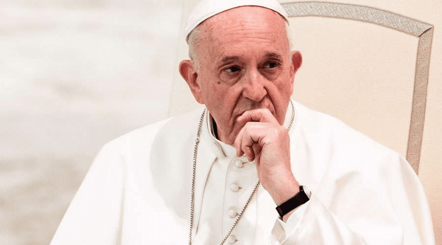 Exembajador del Vaticano acusa al papa de mentir sobre 