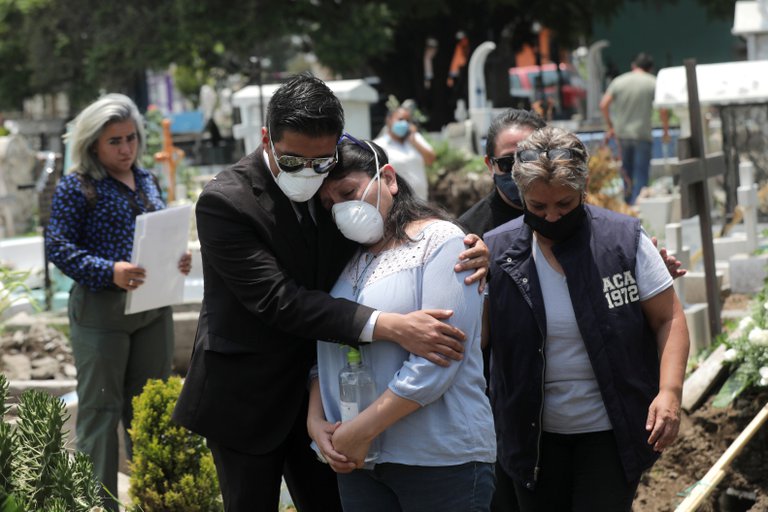 México superó en agosto la barrera de 50,000 muertos por coronavirus en el país (Foto: Henry Romero/ Reuters)