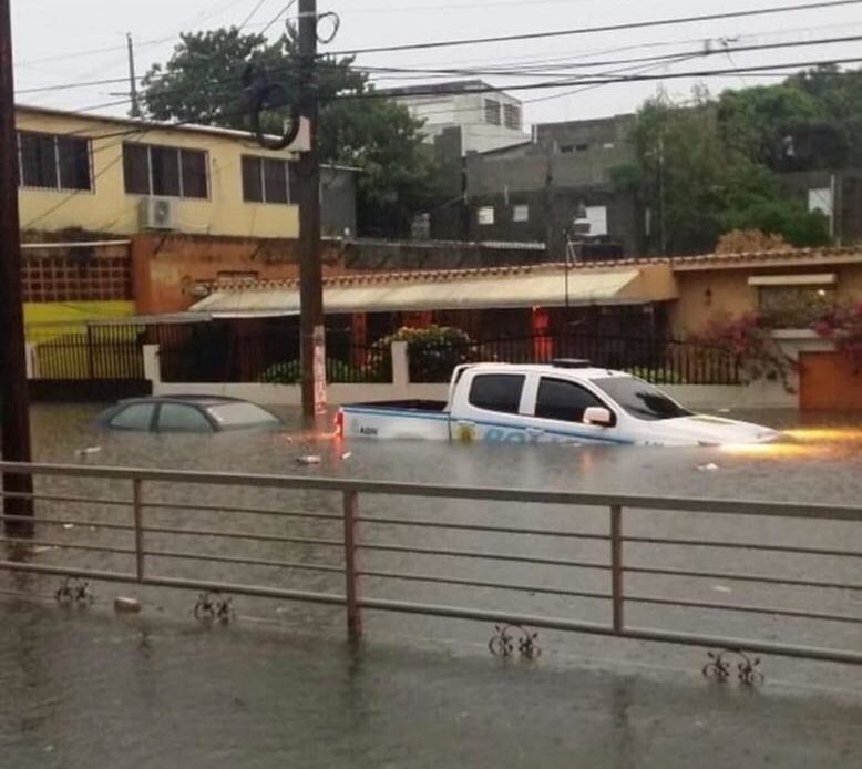 Denuncian inundaciones en los Jardines del Sur, Distrito Nacional