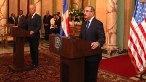 Danilo Medina y Joe Biden durante discurso tras reunión.