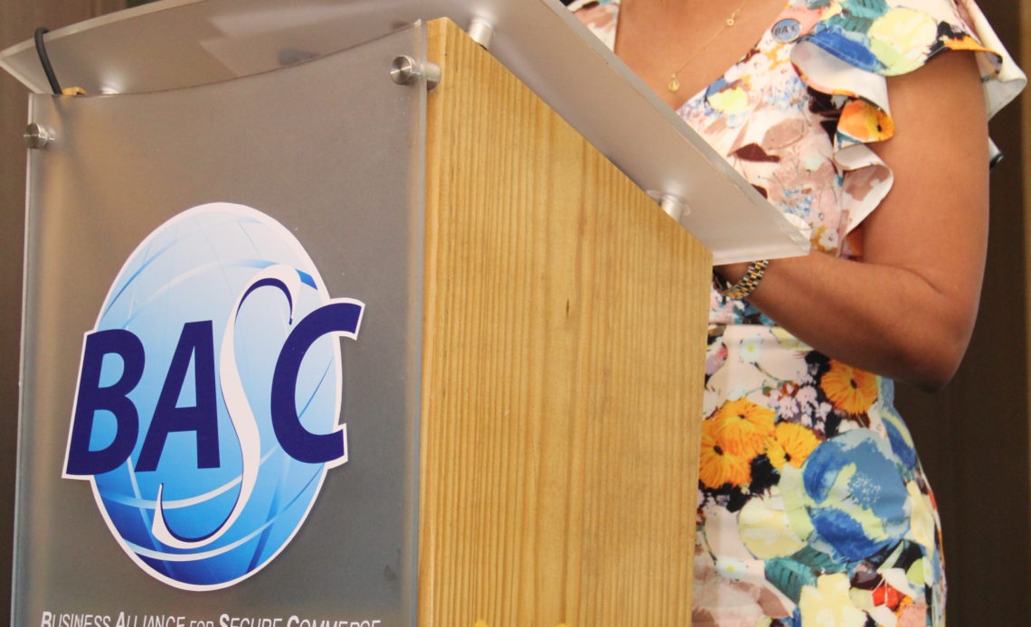 Foto 2, July de la Cruz, presidenta de BASC Dominicana