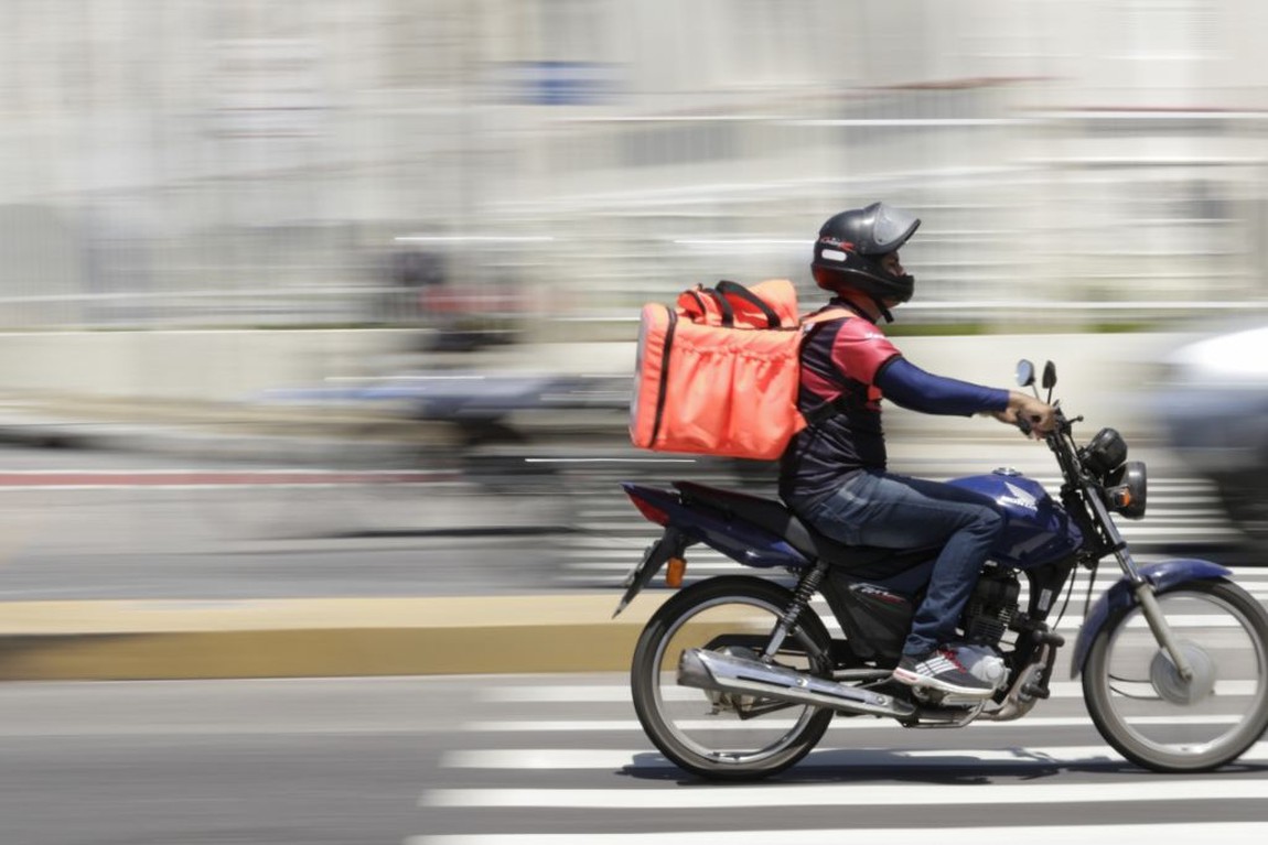 Repartidores De Comida Podrán Circular Hasta Las 12 De La Noche N Digital 