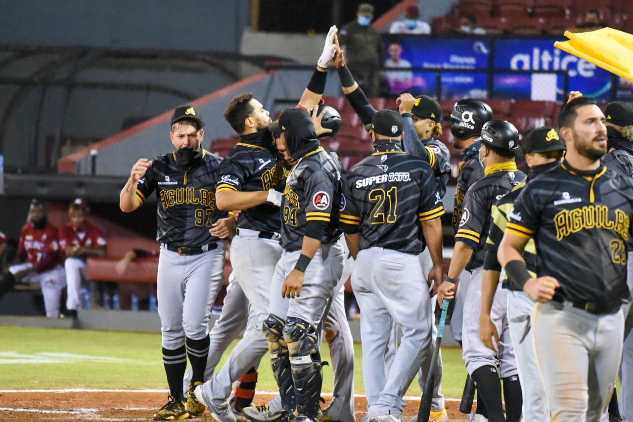 Abinader felicita a las Águilas Cibaeñas por coronarse campeones del