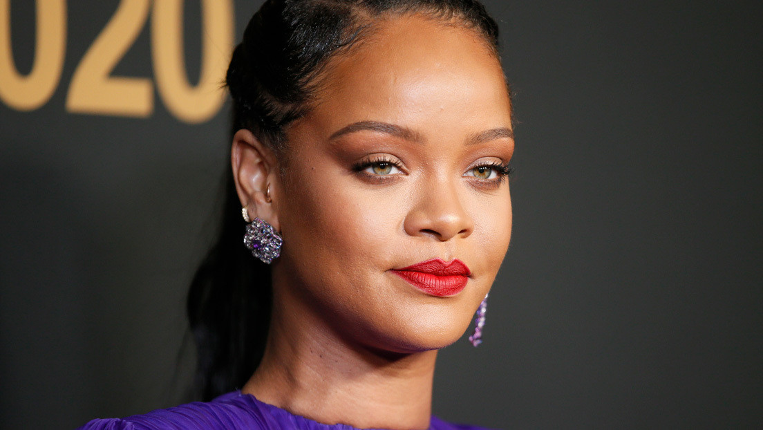 La nueva república de Barbados nombra a Rihanna héroe nacional