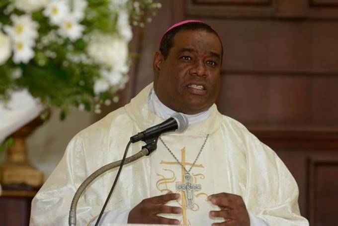 La corrupción no es un tema solitario ni “circunstancial” en el país, asegura Obispo Castro Marte
