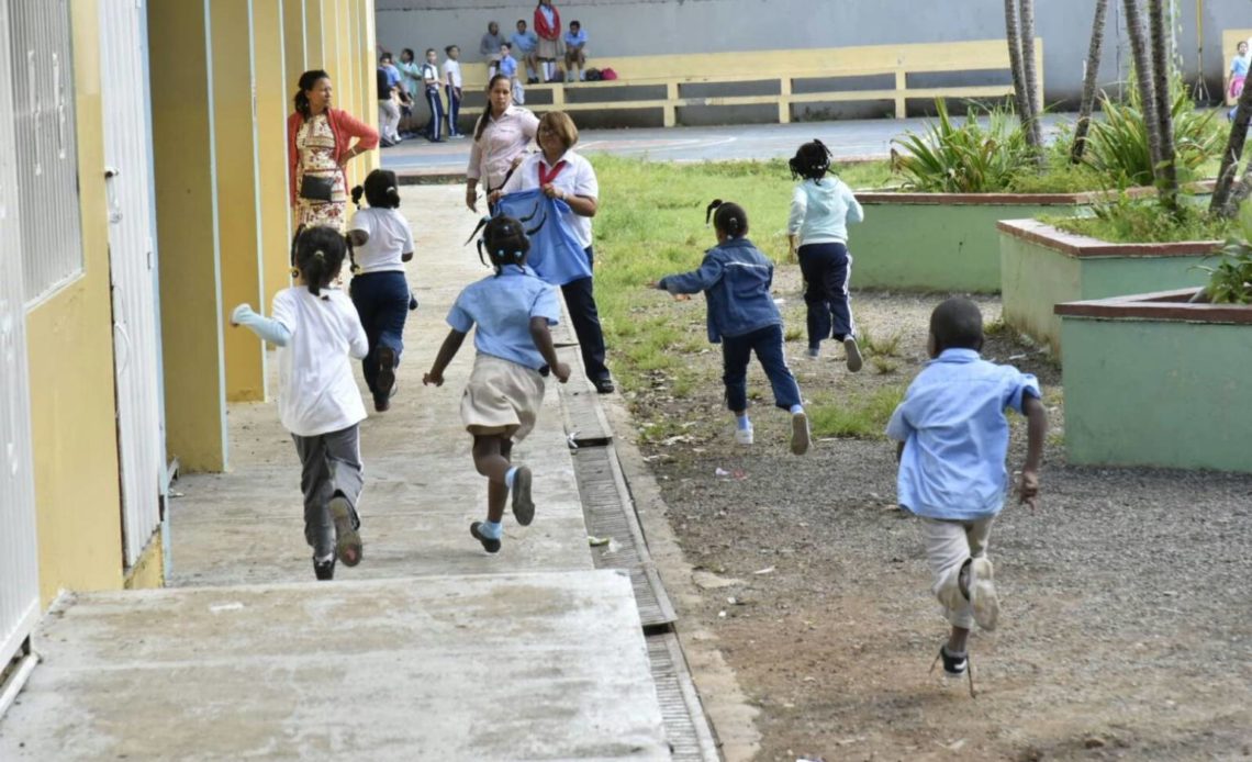 Recreo escolar en la República Dominicana