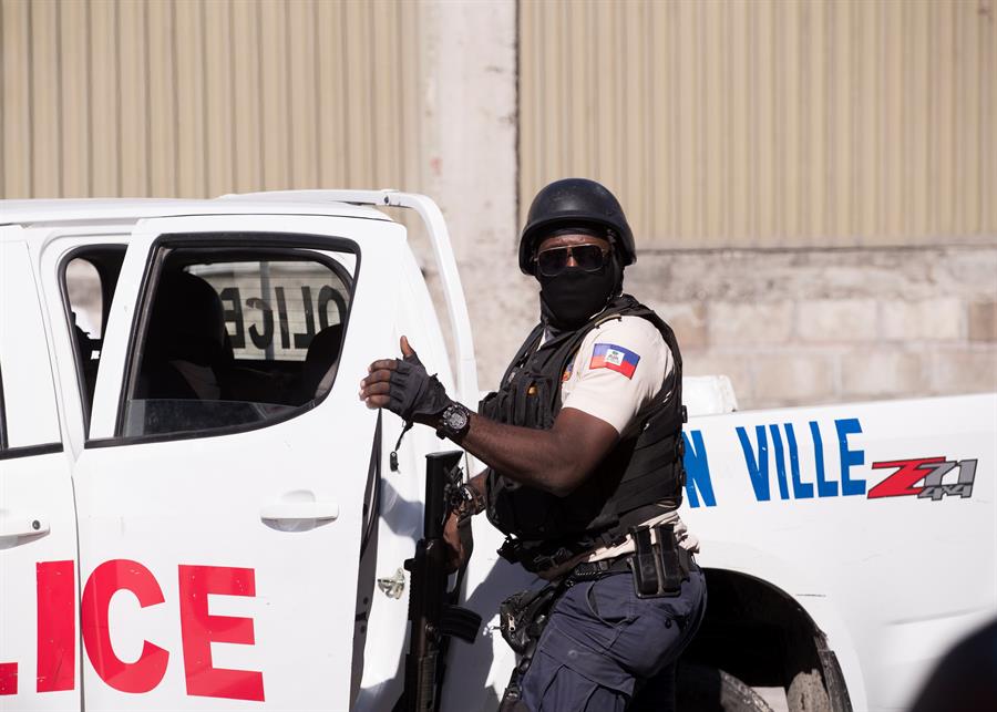 Operación contra banda armada en Haití deja cuatro policías muertos y ocho heridos