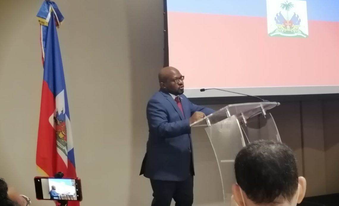 Smith Augustin, Embajador de Haití en la República Dominicana