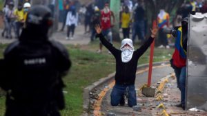 Piden un alto para las protestas en Colombia