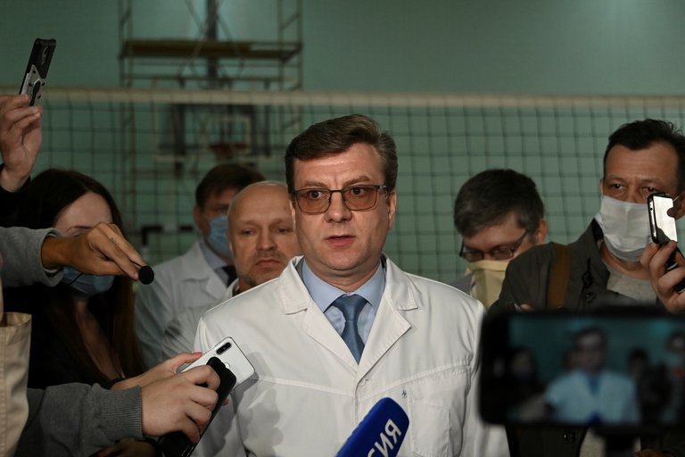Desapareció el director del hospital siberiano donde fue atendido el líder opositor ruso Alexei Navalny