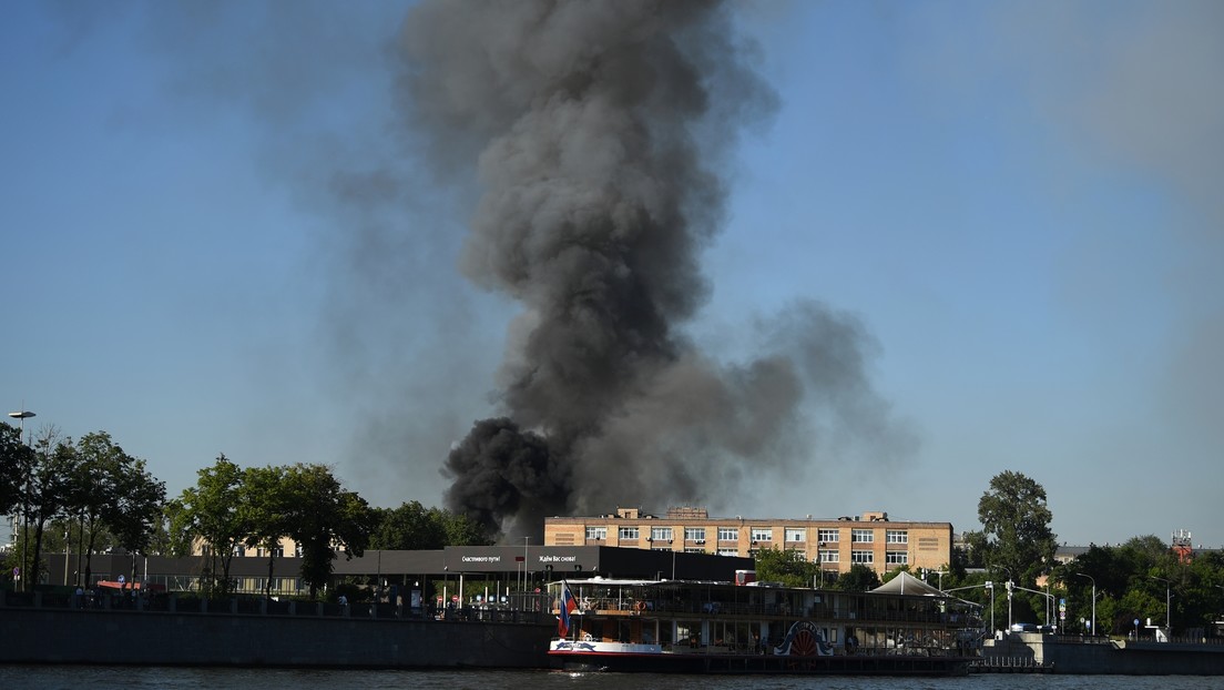 Registran incendio en un almacén de fuegos artificiales en el centro de Moscú