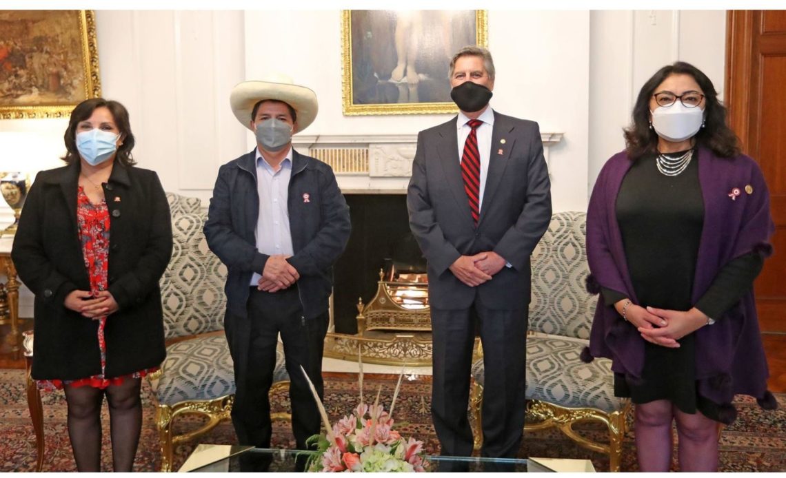 Pedro Castillo visita por primera vez el Palacio de Gobierno sin desvelar ministros