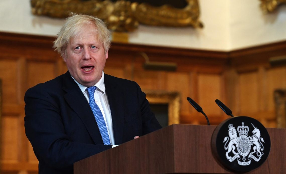 El primer ministro británico levantará las restricciones en Inglaterra pese al aumento de contagios