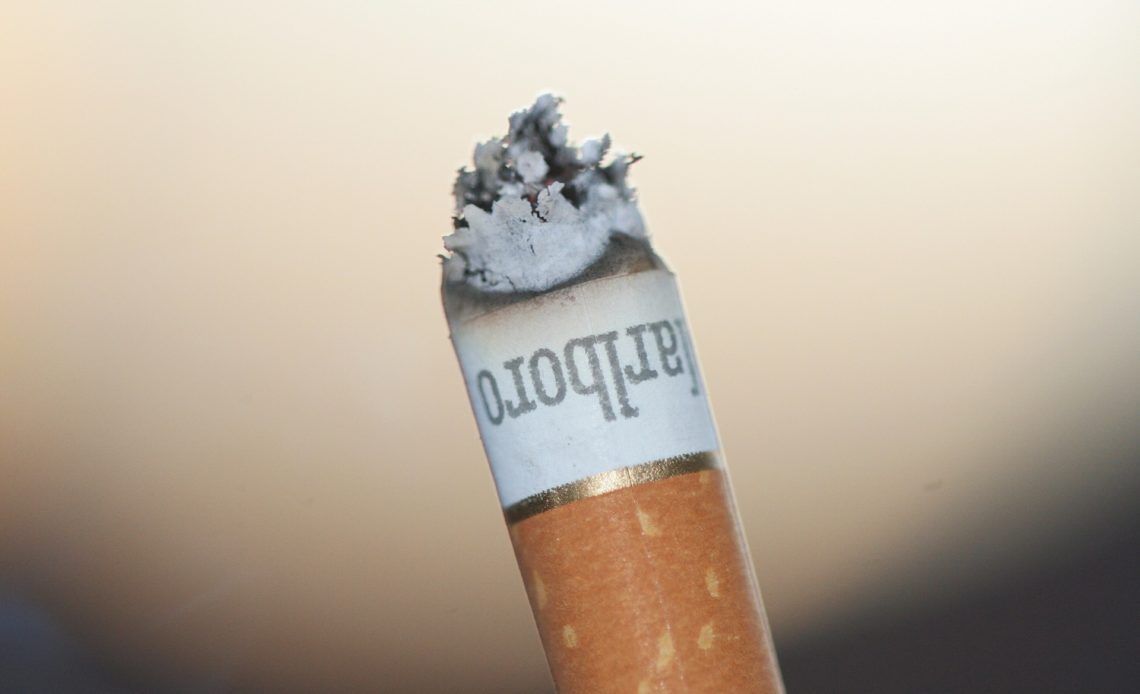 Cigarrillo Marlboro se dejará de vender en Reino Unido dentro de 10 años