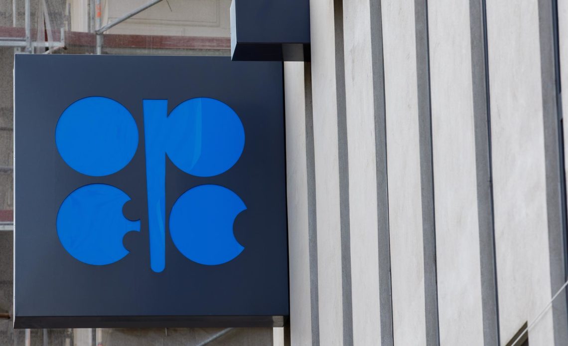 La OPEP+ pospone indefinidamente un acuerdo sobre el aumento de la producción