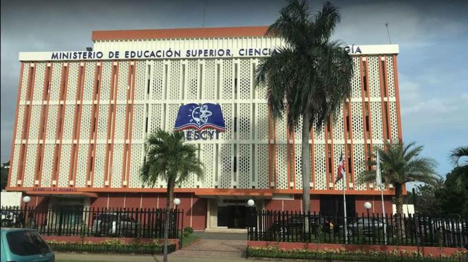 Mescyt anuncia las universidades abrirán sus aulas en agosto solo para los vacunados