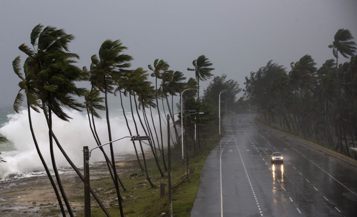 Sistema tropical con fuertes lluvias se acerca a Islas Vírgenes y Puerto Rico