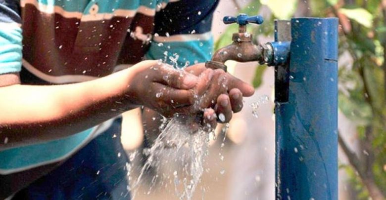 Presidente Abinader afirma ha logrado que 850 mil viviendas más reciban agua potable