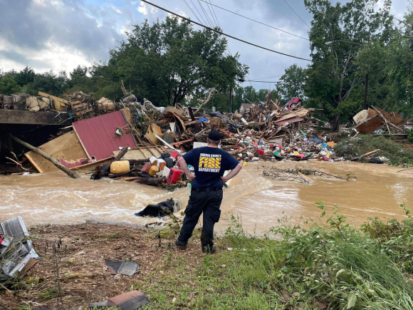 Al menos 16 muertos por las devastadoras inundaciones en el estado de Tennessee