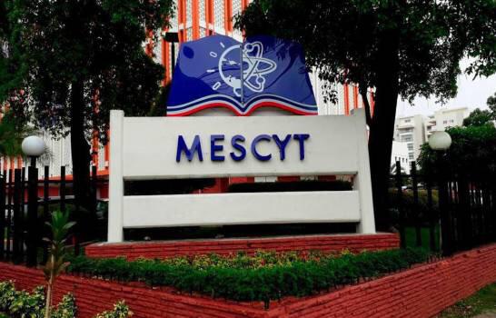 Mescyt otorga más de 10,000 becas nacionales e internacionales a estudiantes meritorios