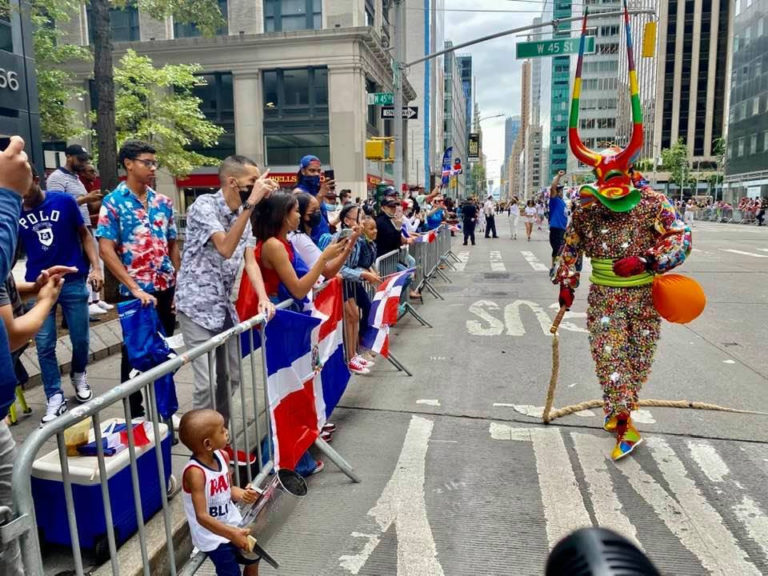 Así se vive el desfile de la Parada Dominicana en NY N Digital