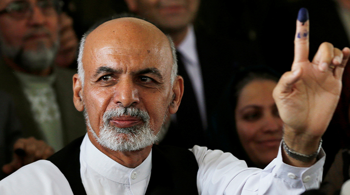 Presidente afgano renunció a su cargo y se fue del país en medio de crisis