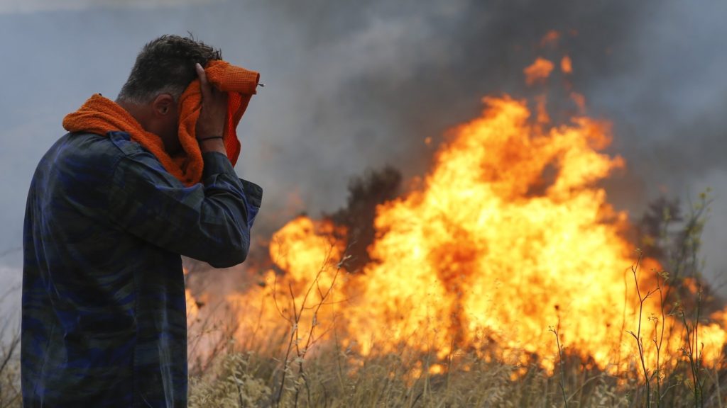 Una persona muerta por los incendios en el norte de Atenas