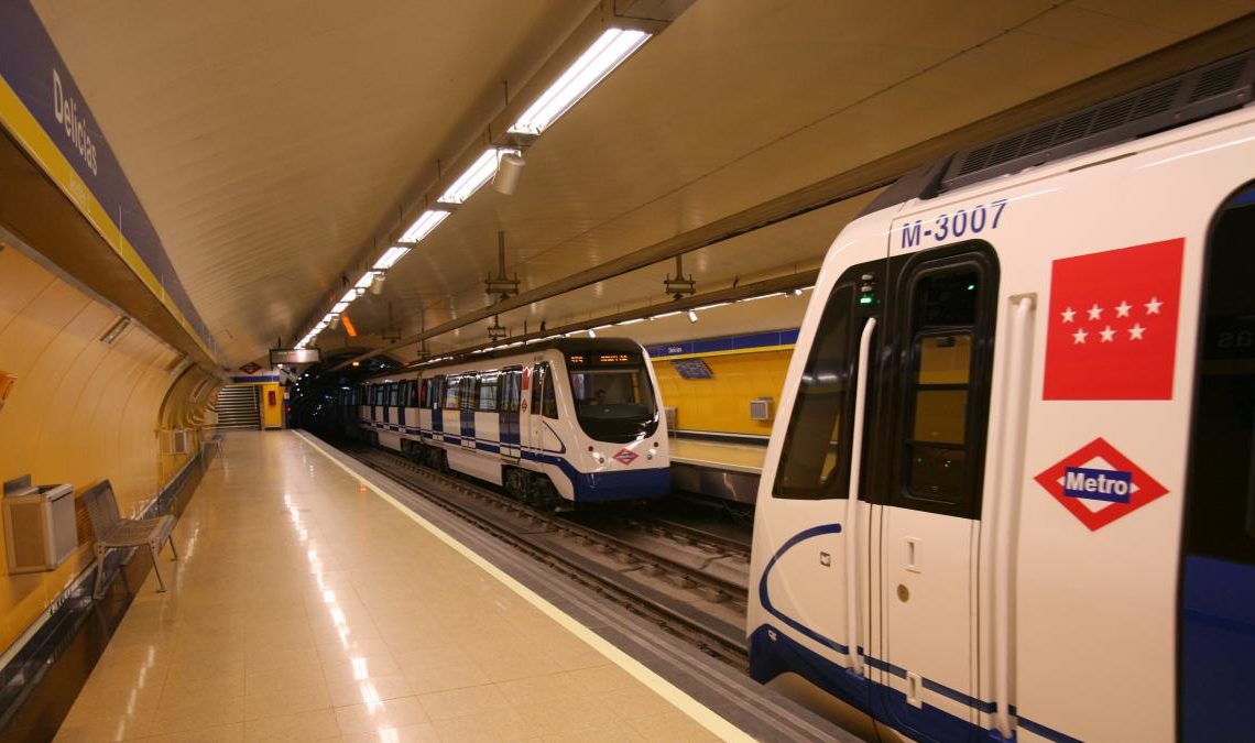 Hombre entra a robar en una oficina del metro de Madrid y se queda atrapado dos días