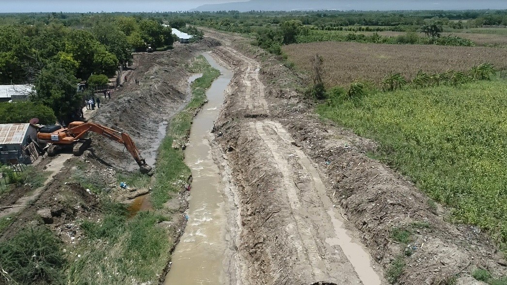 INDRHI inspecciona obras hidráulicas en Azua, Barahona y Rancho Arriba tras depresión Grace