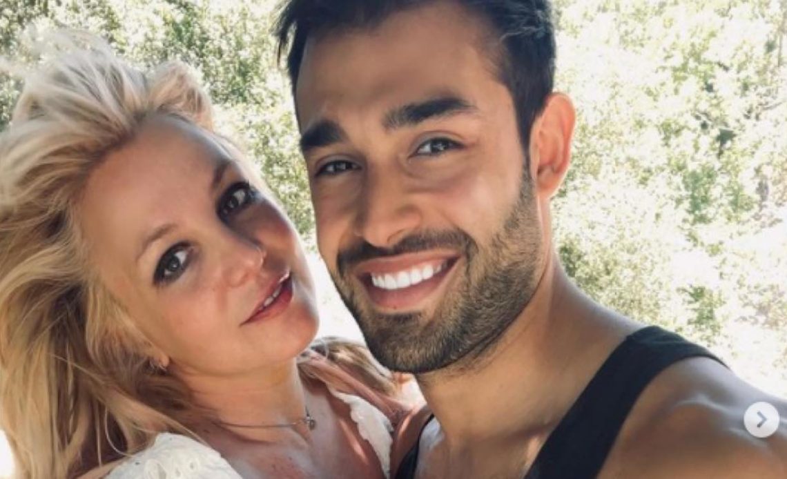 Britney Spears y el modelo iraní Sam Asghari anuncian su compromiso