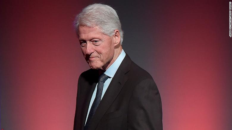 Ex presidente de EEUU, Bill Clinton, fue hospitalizado por infección