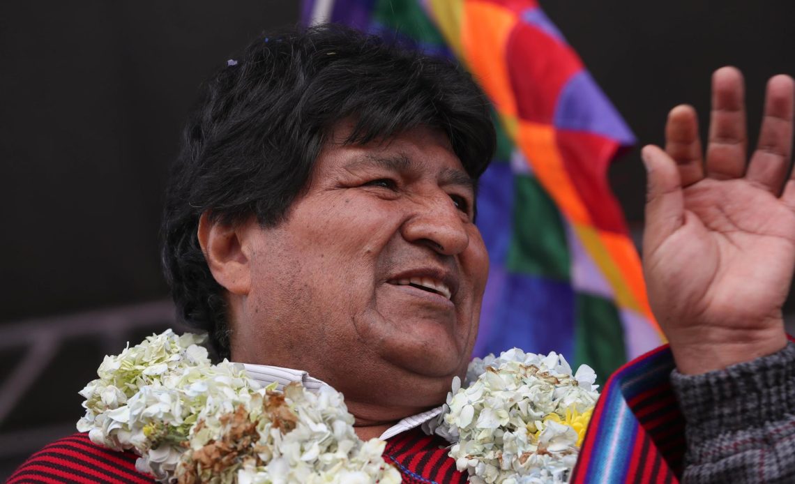 Investigan en Bolivia un incidente con un helicóptero en que viajaba Morales