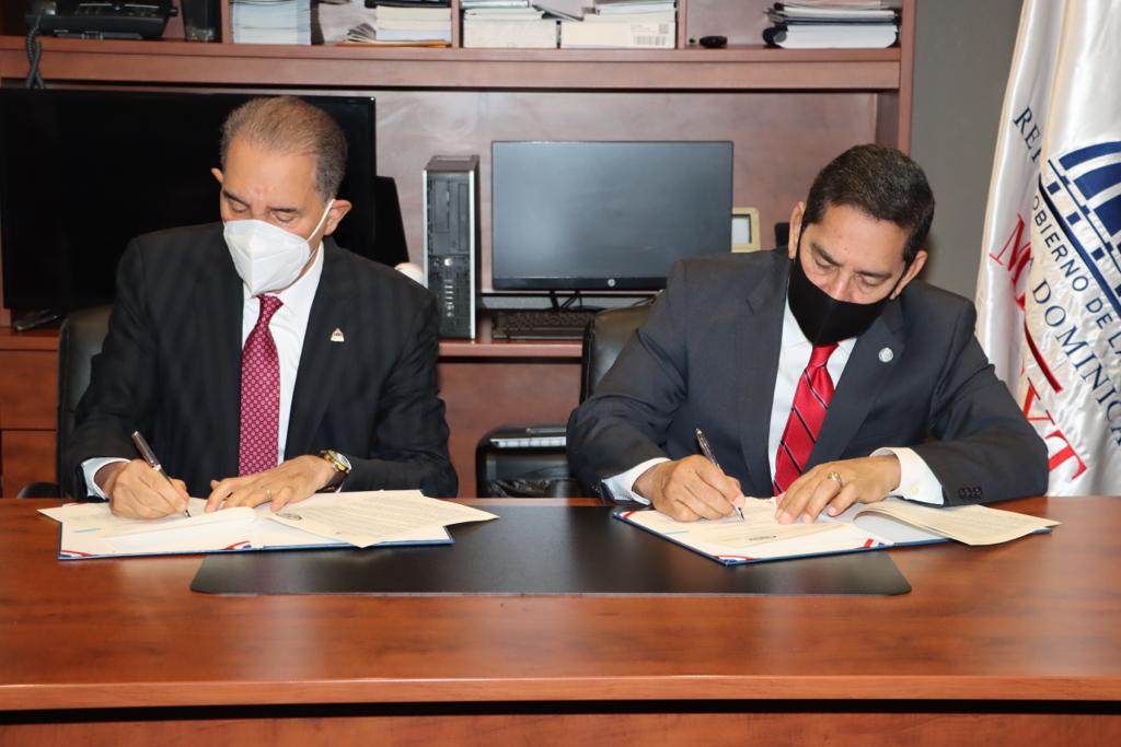 MESCYT y Consulado de la República Dominicana en NY suscriben convenio para beneficiar a dominicanos residentes en EE.UU.1
