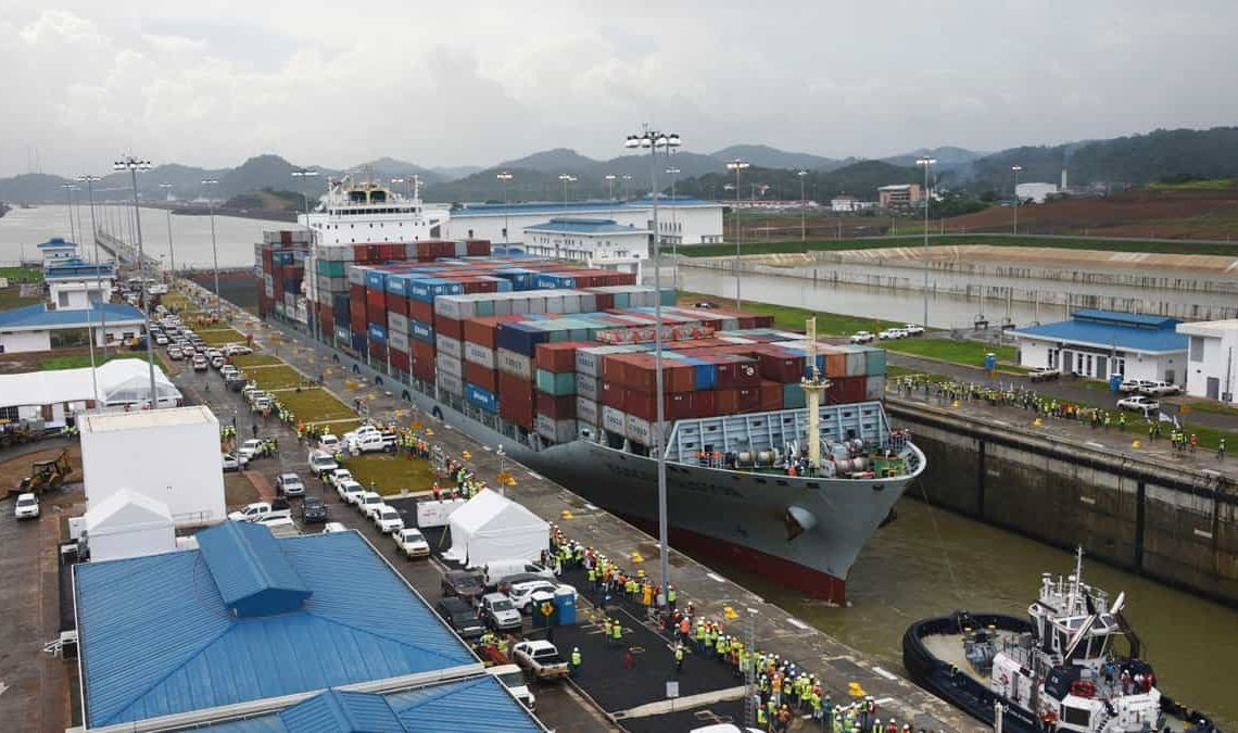 Canal de Panamá bate récord de carga pese a crisis global en cadena de suministros
