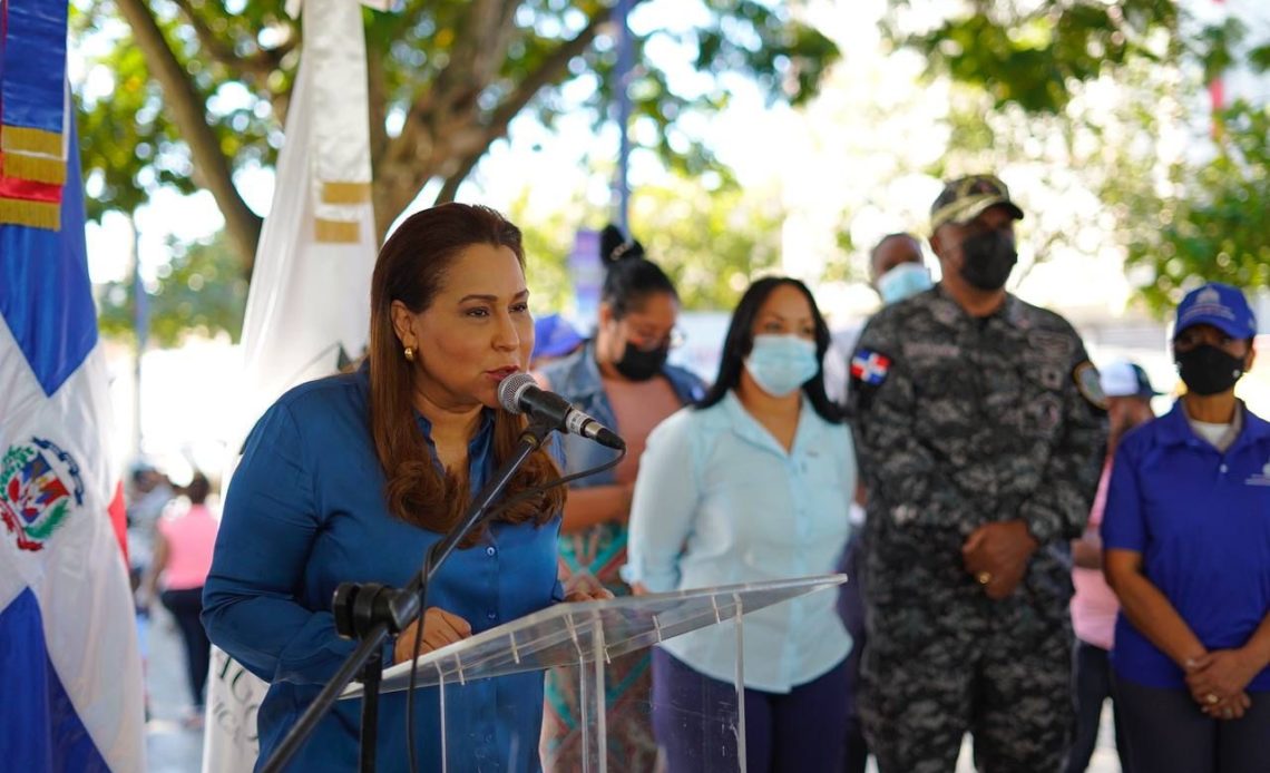 Ministerio de la Mujer inicia jornada puerta a puerta “Vivir sin violencia ES POSIBLE” en el Gran Santo Domingo