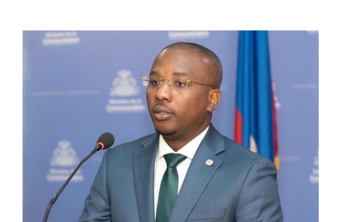 Claude Joseph abandona el ministerio de Asuntos Exteriores haitiano en un ambiente festivo