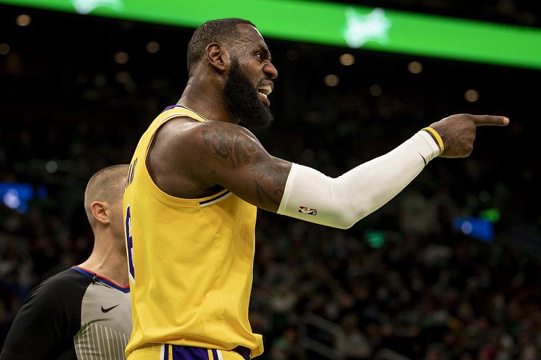 LeBron James suspendido un juego tras trifulca en duelo de NBA