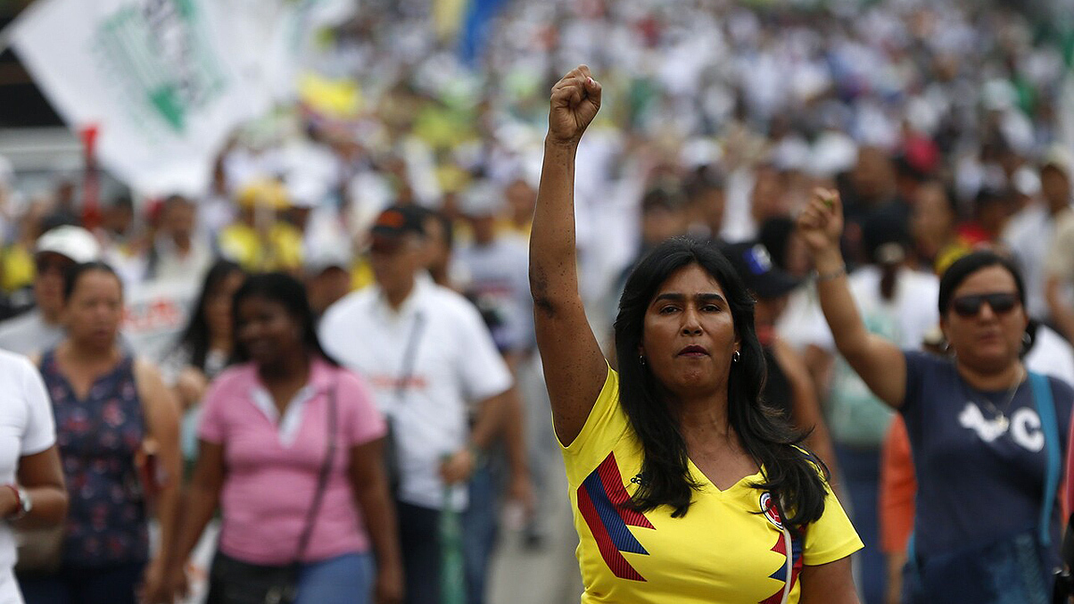 Con vigilias y pasacalles mujeres rechazan violencia machista en Perú N Digital