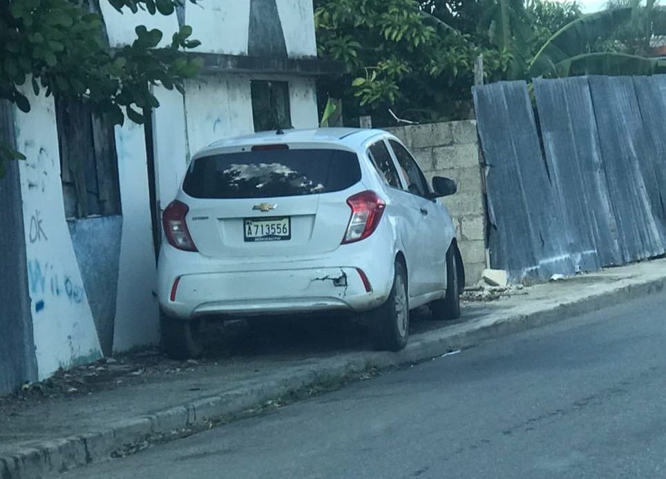 Policía recupera vehículo de taxista asesinado en Villa Mella