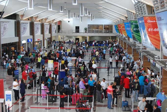 Departamento Aeroportuario anuncia Plan de Acción para recibir flujo de pasajeros que incrementa en temporada navideña