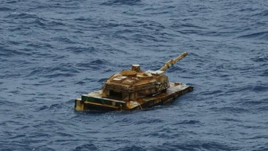 Encuentran un "objeto similar a un tanque" flotando en el mar cerca de Indonesia